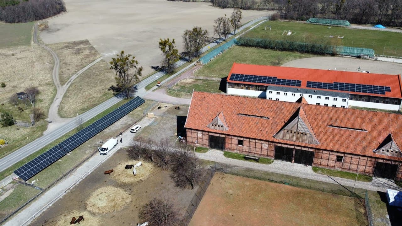 Realizacja Amon Ra — Instalacja na obiekcie historycznym